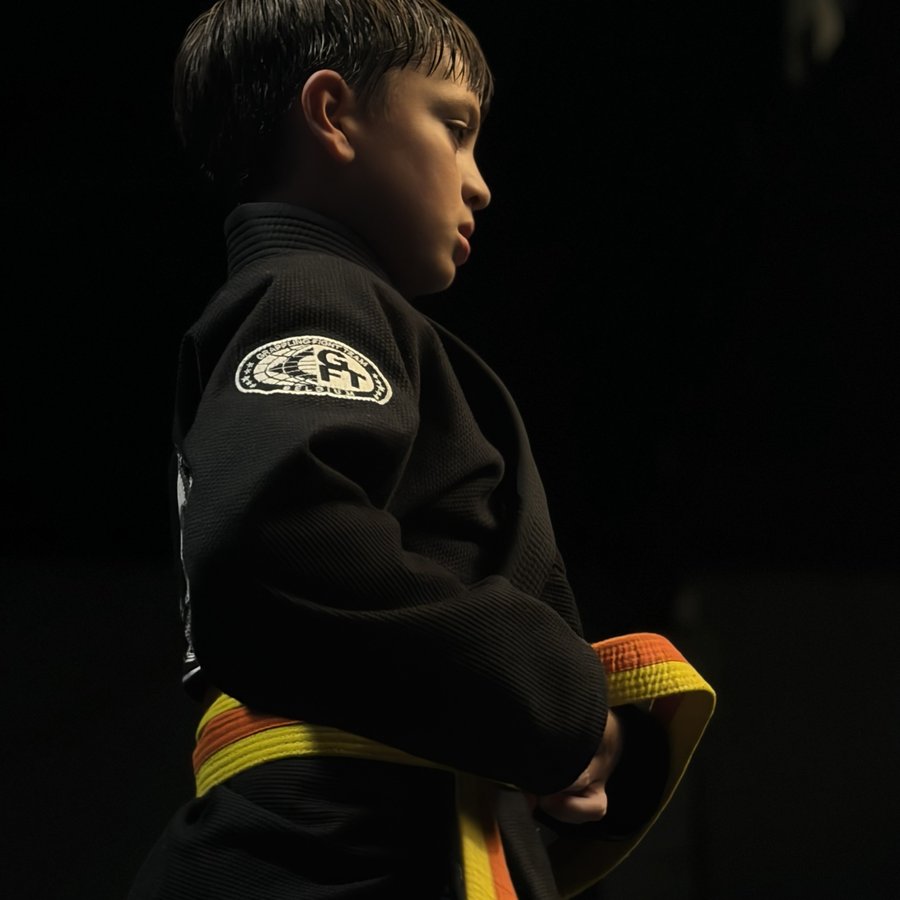 Exercice technique entre deux jeunes élèves